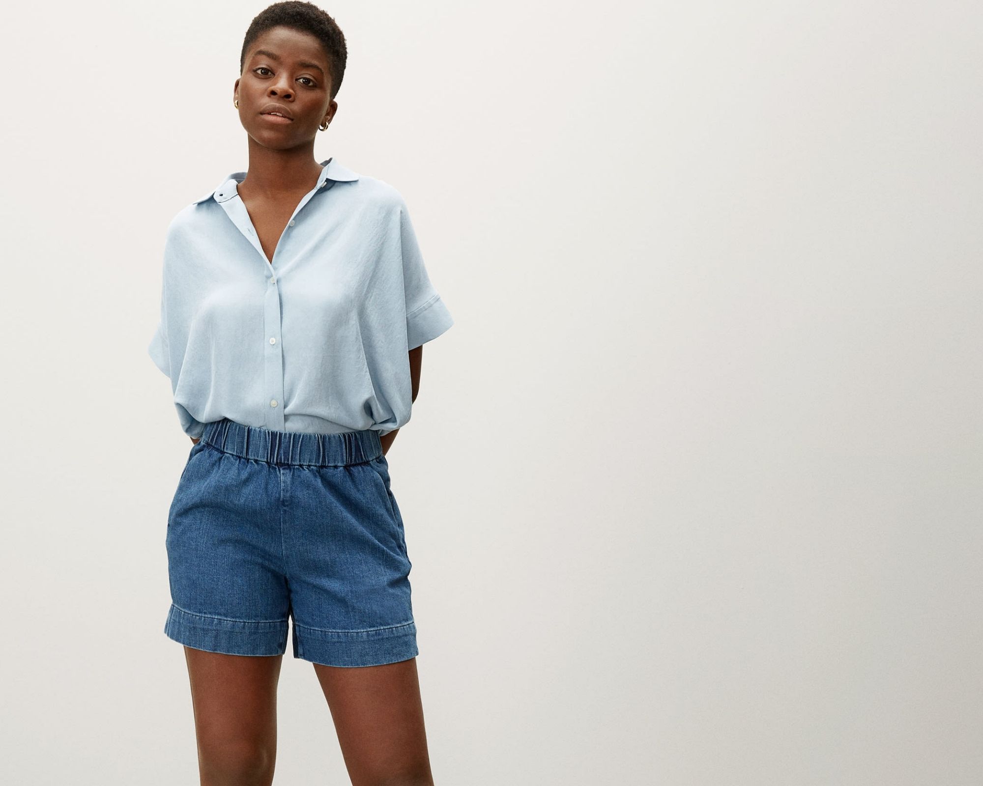 woman of colour wearing Everlane