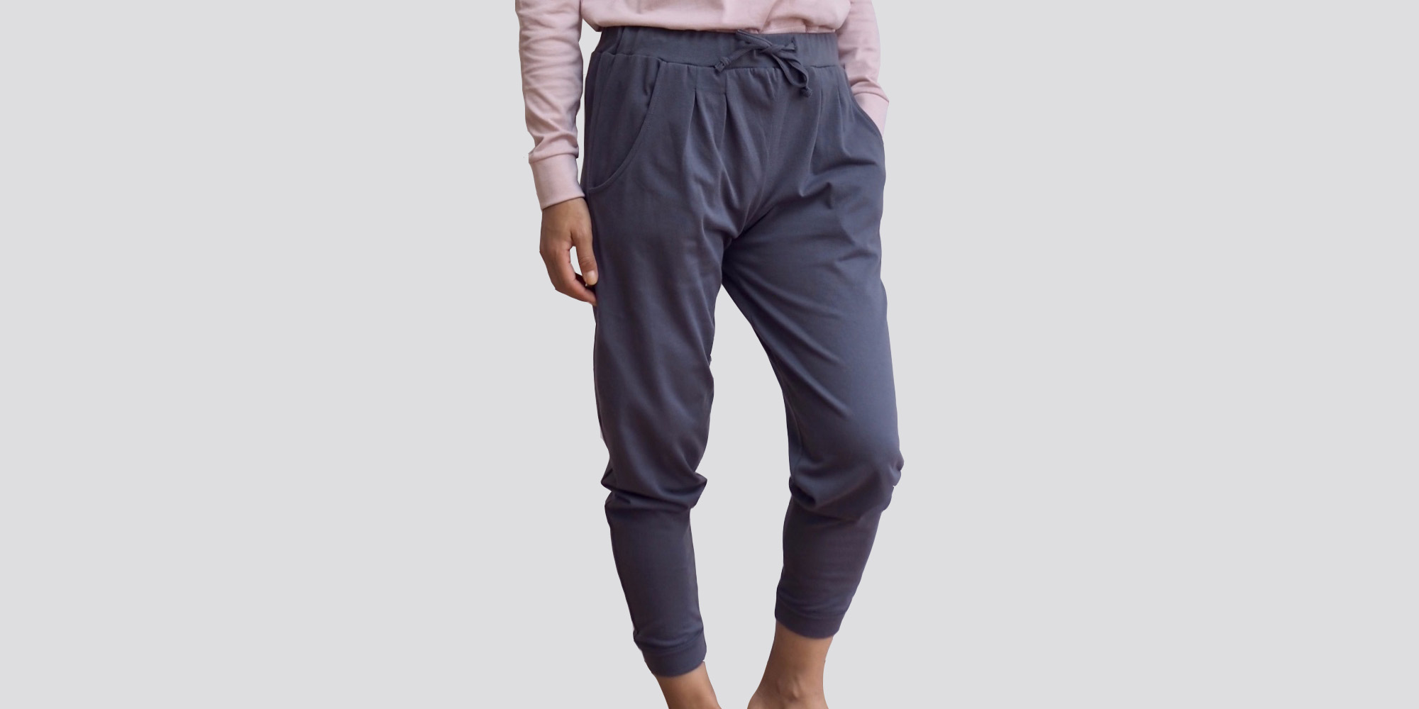 Noctu's sustainable leisure pant in gray