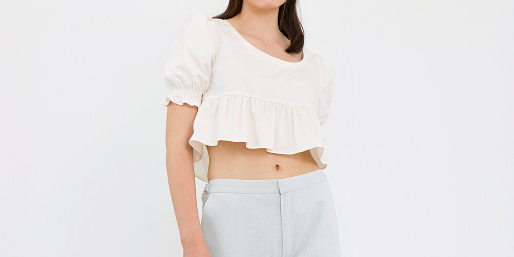 Gunda Hafner Conscious white ruffled crop top