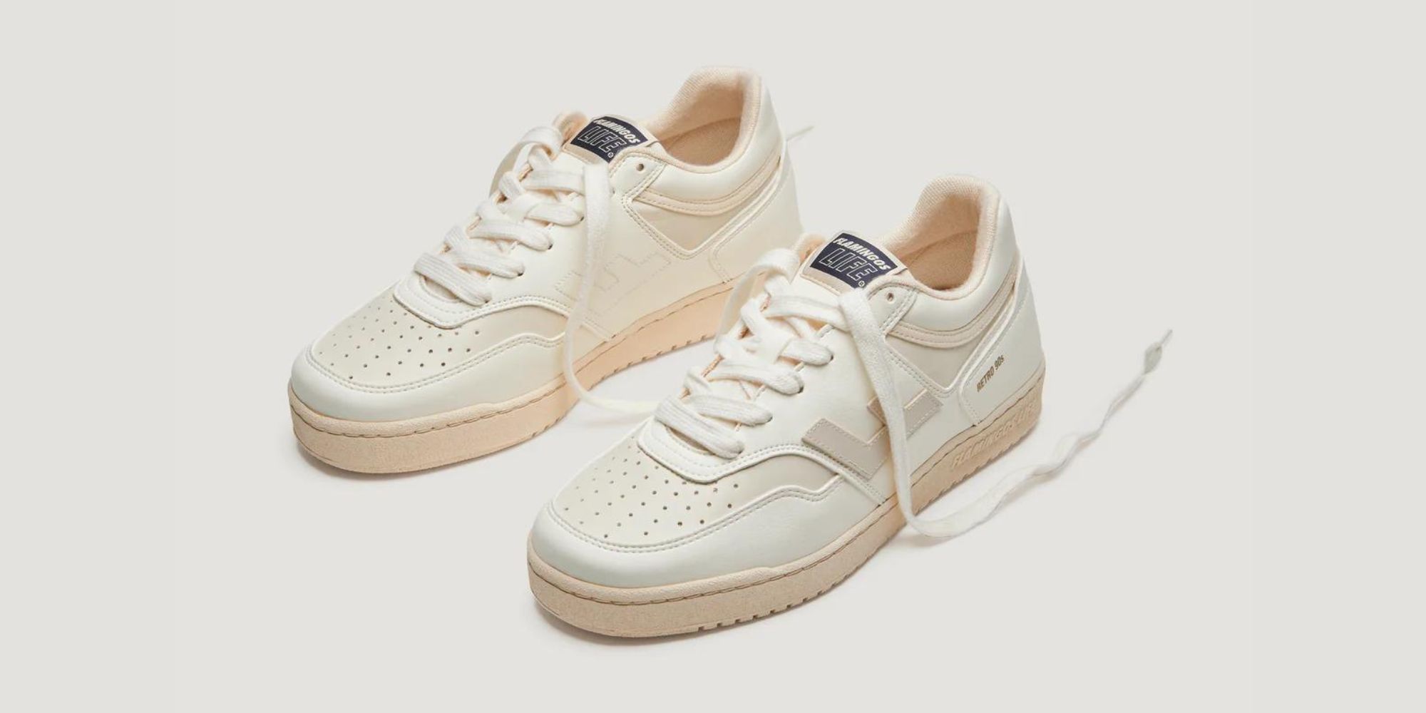 Pearl coloured retro '90s sneakers by Flamingos' Life.