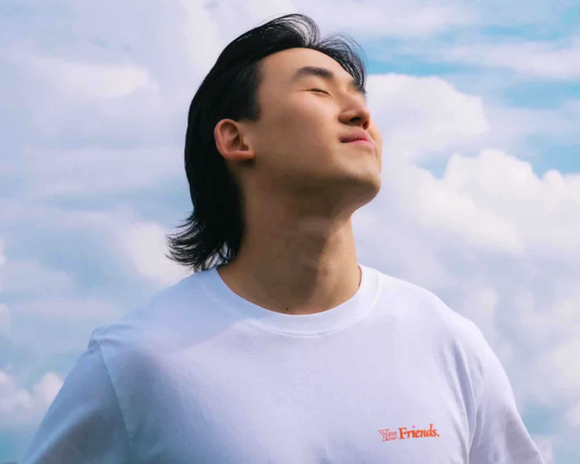 Person wearing sustainable t-shirt from Yes Friends (1)