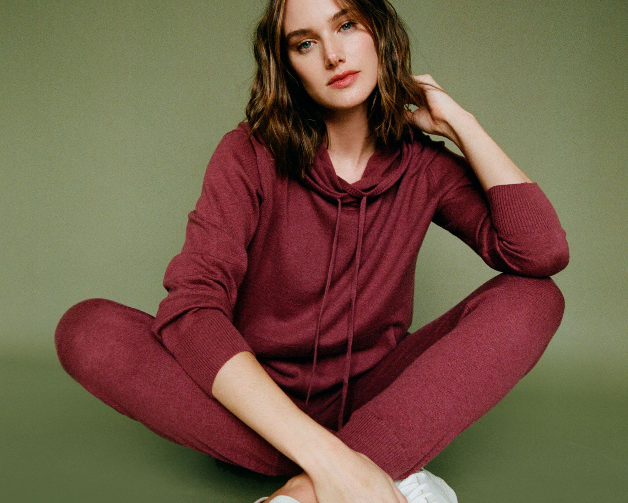 A deep plum hoodie and leggings cotton and cashmere set by Neu Nomads.