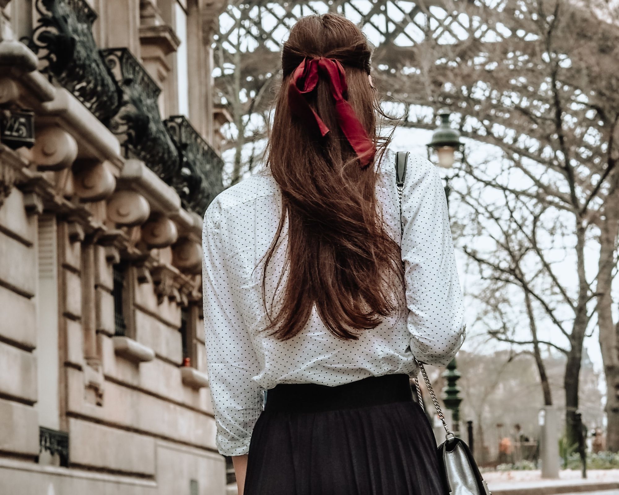 A Parisienne wearing chic French fashion.