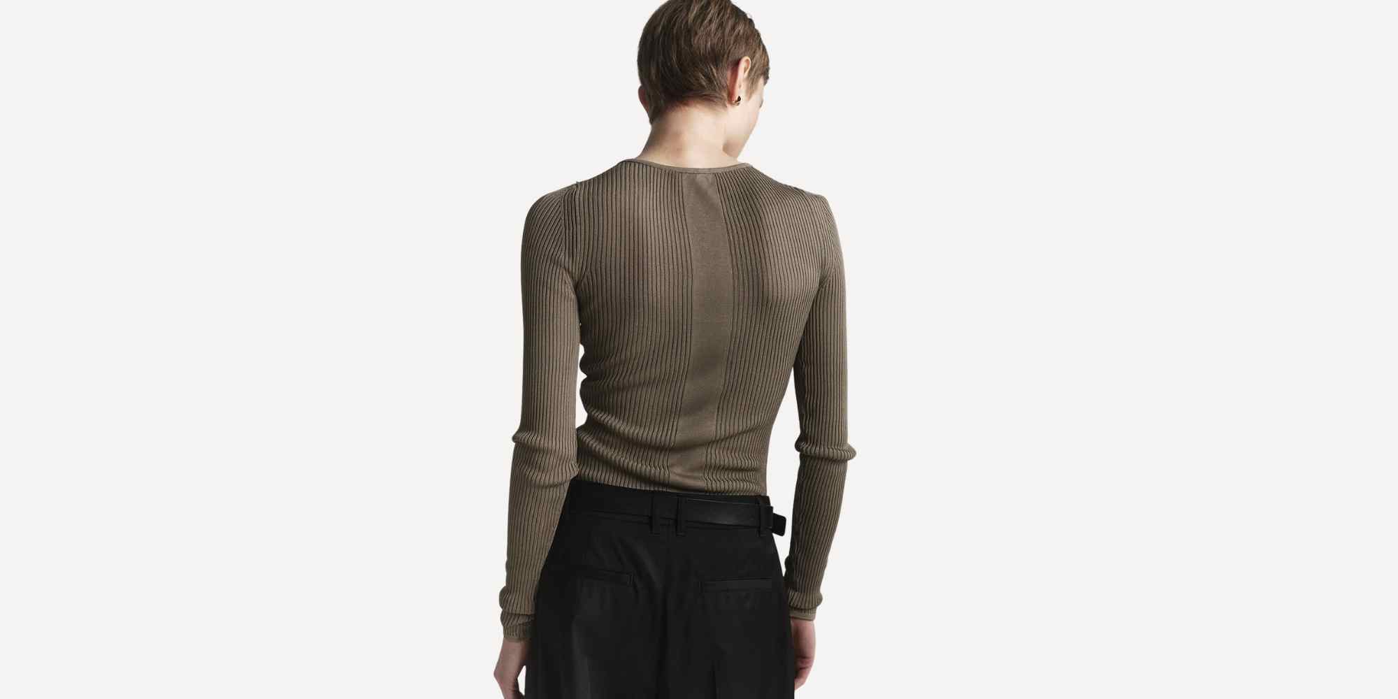 Person wearing ribbed tshirt