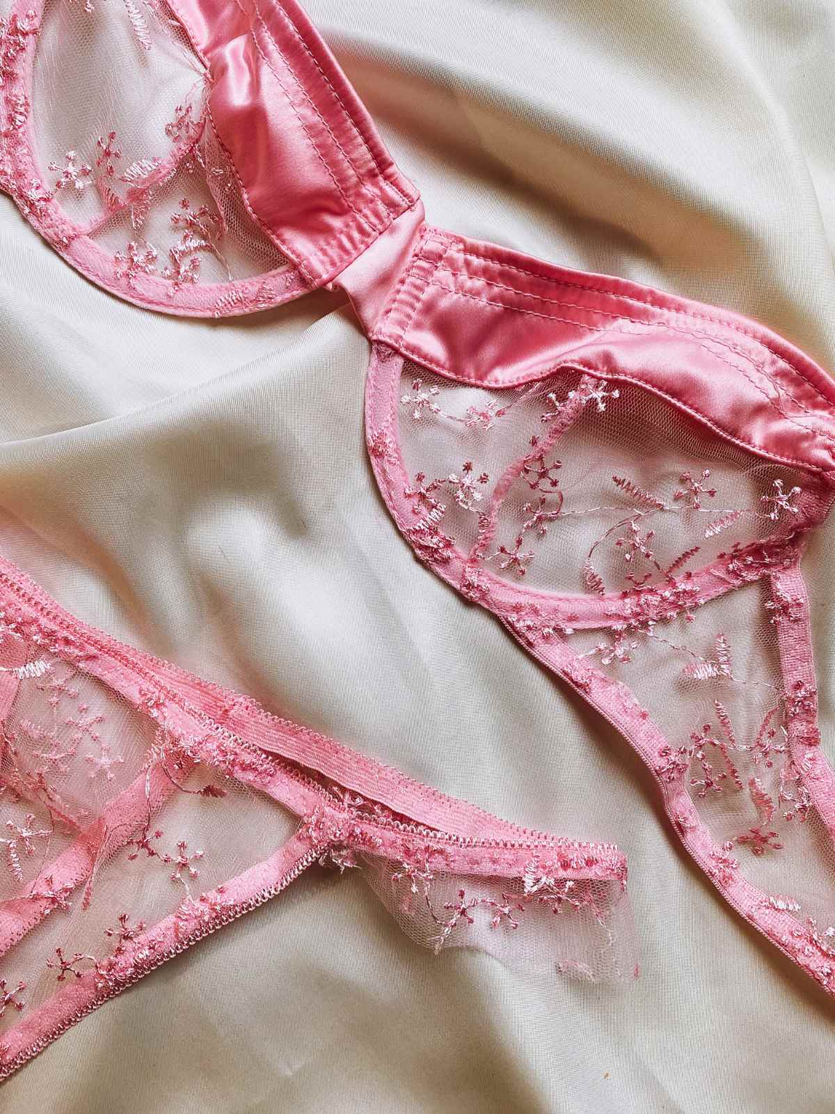 pink lingerie inspired by intimissimi
